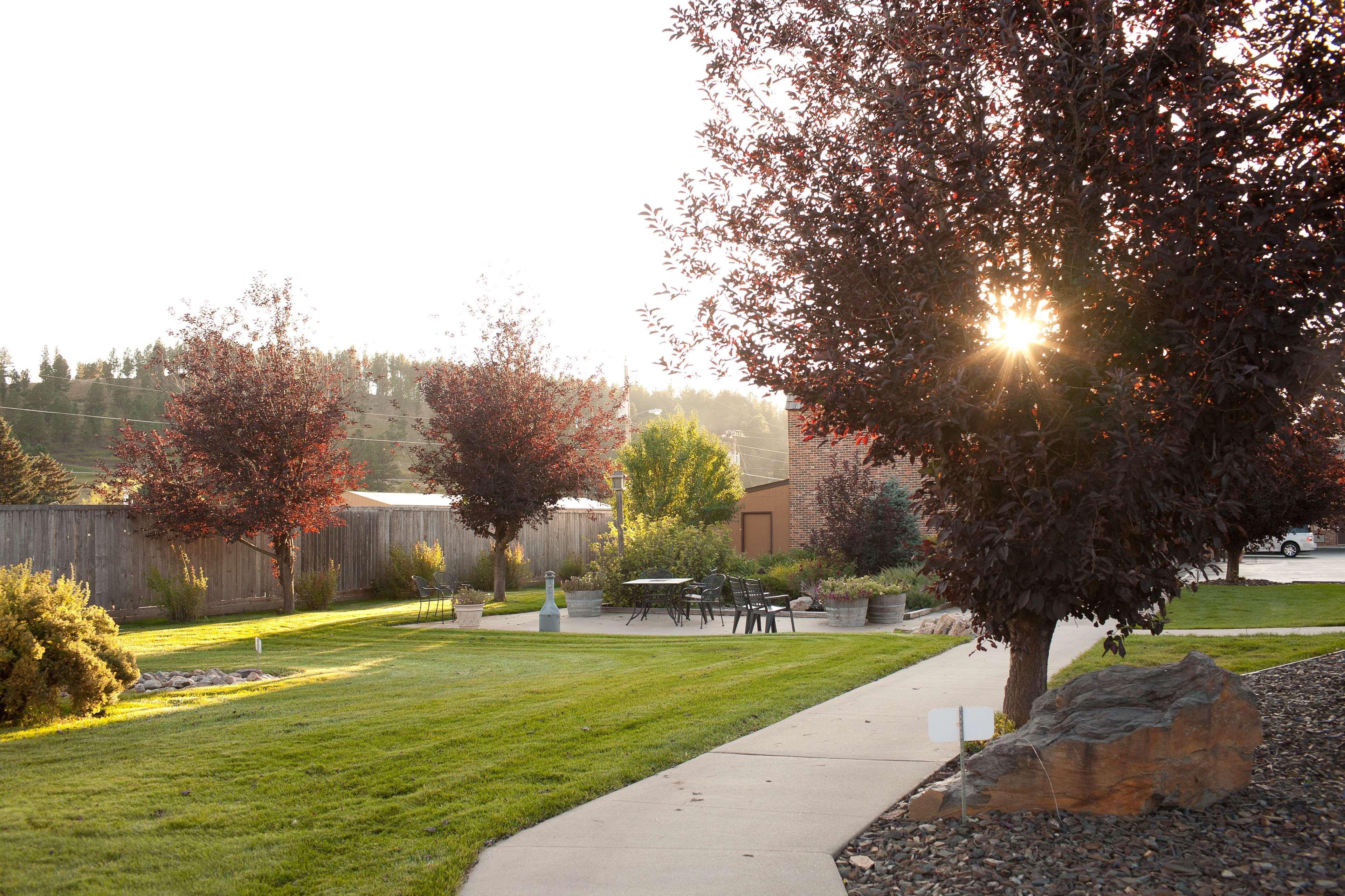 Best Western Golden Spike Inn & Suites Hill City Exterior photo