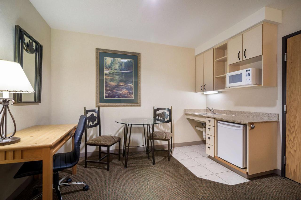 Best Western Golden Spike Inn & Suites Hill City Exterior photo