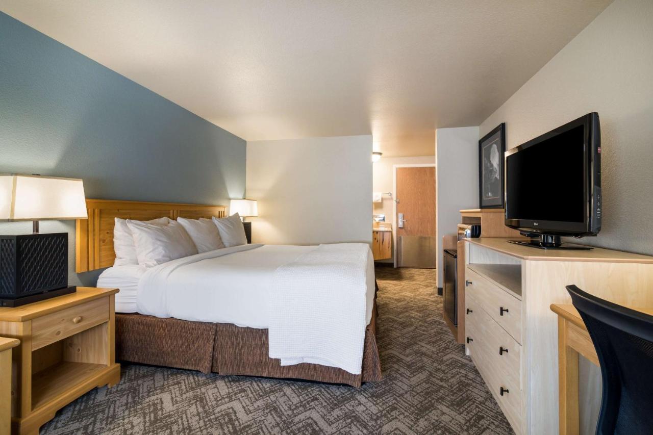 Best Western Golden Spike Inn & Suites Hill City Exterior photo